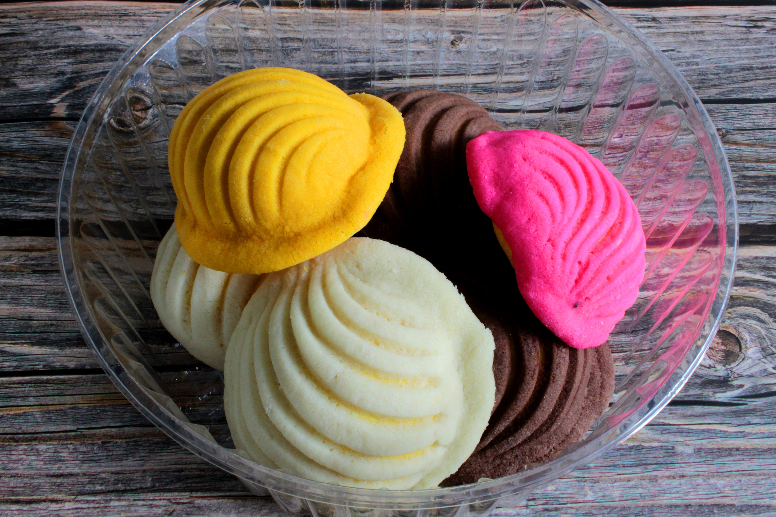 conchas mexican bread, mexican pandulce, pan dulce, sweet bread